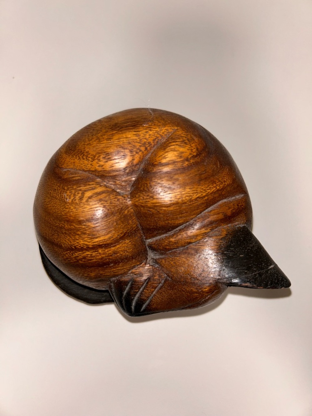 Hand-Carved Wooden Sleeping Cat Figurine - Brown - Picture 4 of 5